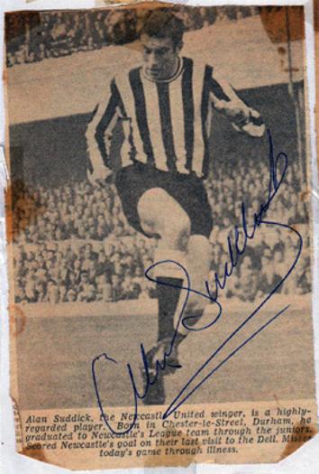 Alan-Suddick-autograph-signed-newcastle-United-Utd-football-memorabilia-signature-nufc