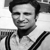 Asif-Iqbal-autograph-Kent-cricket-memorabilia-signed-photo-KCCC-Spitfires-Pakistan-Test-match-captain