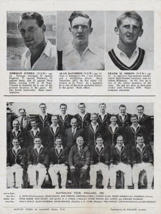 Australia-cricket-memorabilia-1961-tour-england-ashes-souvenir-booklet-richie-benaud-barry-jarman-neil-harvey-graham-mckenzie-bill-lawry-wally-grout-aussie-team