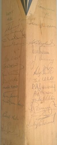 Australia-cricket-memorabilia-signed-bat-1977-ashes-tour-england-team-squad-autographs-Rod-Marsh-Doug-Walters-Len-Pascoe-Hughes-Bright-Hookes-Jeff-Thomson