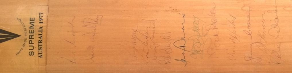 Australia-cricket-memorabilia-signed-bat-1977-ashes-tour-england-team-squad-autographs-Rod-Marsh-Doug-Walters-Len-Pascoe-Hughes-Bright-Hookes-Jeff-Thomson