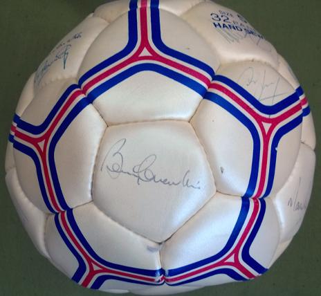 Bobby Charlton signed football autograph soccer ball Man Utd Manchester United England british gas hurst peters ball hunt Sir Robert MUFC sports memorabilia