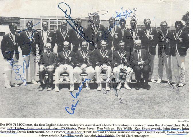 Colin-Cowdrey-autograph-signed-england-ashes-cricket-memorabilia-1970-71-tour-australia-ray-illingworth-alan-knott-signature-brian-luckhurst-john-edrich-snow-doliveira-willis
