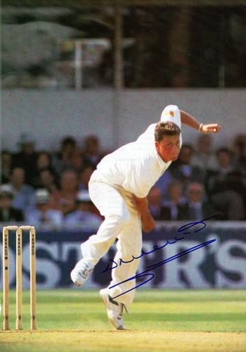 DARREN-GOUGH-Yorks-CCC-England-signed-Test-Match-bowling-photo-cricket-memorabilia-350