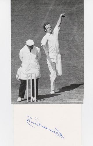 DEREK-UNDERWOOD-autograph-signed-Kent-cricket-memorabilia-England-test-cricket-memorabilia-Deadly-Derek-KCCC