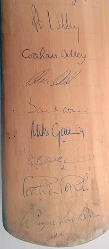 England-cricket-memorabilia-signed-Brian-Luckhurst-autograph-bat-Kent-Brearley-Boycott-Dilley-Willis-Old-Gatting-Gooch-Larkins-Gower-Taylor-Knott-Underwood-KCCC