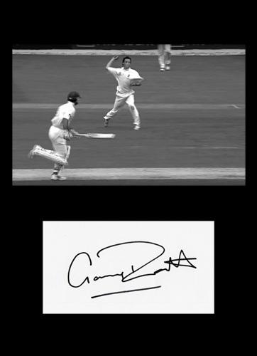 Gary-Pratt-run-out-Ricky-Ponting-signed-Ashes-cricket-memorabilia-autograph-england-australia-trent-bridge-2005-test-match-fielder-punter-12th-man-durham-ccc