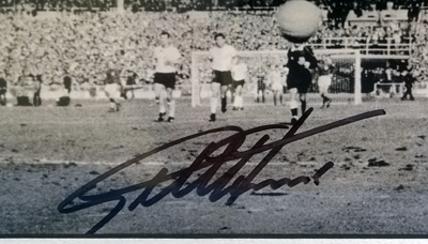 Geoff-Hurst-autograph-Sir-Geoff-Hurst-memorabilia-signed-England-1966-World-Cup-Football-memorabilia-4-2-West-Germany-hat-trick-third-goal-scorer-signature