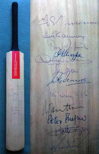Gray-Nicolls-signed-cricket-bat-Trueman-Denness-Hutton-Illingworth-Edrich-Snow-memorabilia-England-legends-autograph