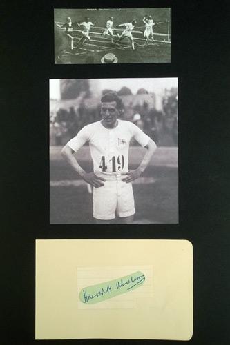 HAROLD-ABRAHAMS-autograph-signed-card-Chariots-of-Fire-athletics-memorabilia-autographed-Olympics-100-metres-gold-medallist-signature