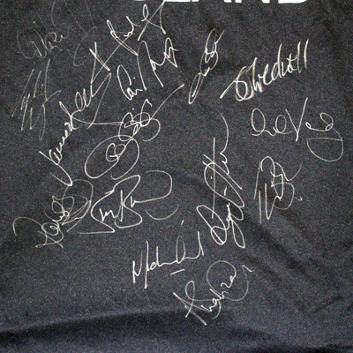 James-Tredwell-autograph-signed-2010-World-T20-England-cricket-memorabilia-playing-shirt-worn-treddy-testimonial-2017 (2)