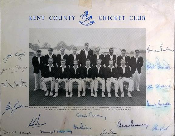Kent-CCC-cricket-memorabilia-signed-1960s-team-photo-Cowdrey-Ealham-Underwood-Knott-Woolmer-Shepherd-Graham-Dixon-Leary-Luckhurst-Denness-Dye-autograph