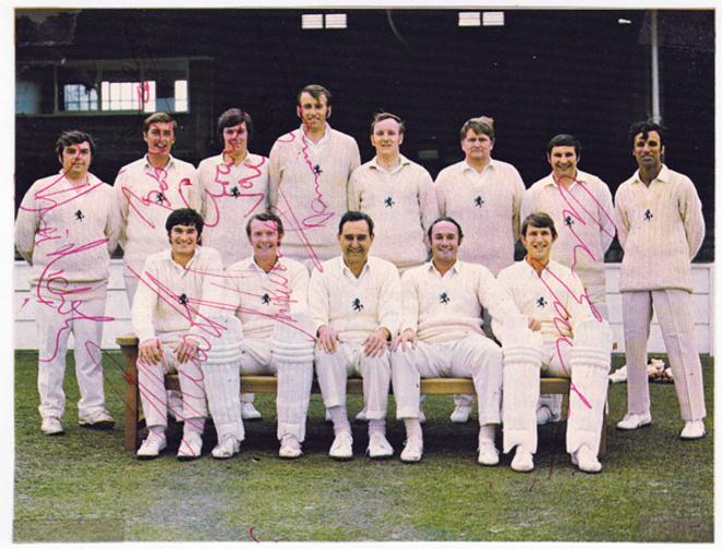 Kent-CCC-signed-cricket-memorabilia-team-photo-1969-Luckhurst-Asif-Iqbal-Woolmer-Shepherd-Cowdrey-Knott-Underwood-Ealham-Graham-Leary-Johnson-Page-Nicholls-autograph