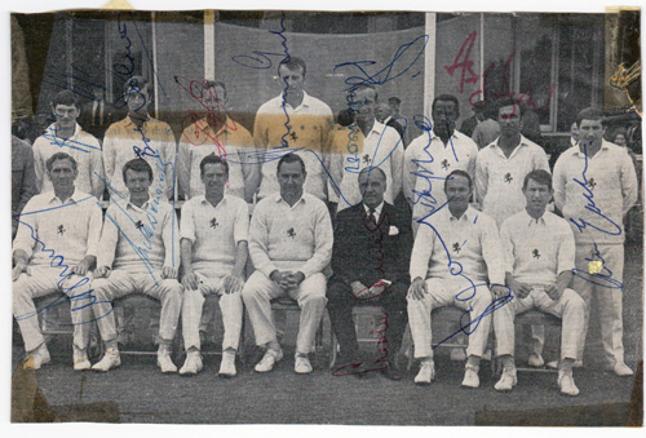 Kent-CCC-signed-cricket-memorabilia-team-photo-1969-Luckhurst-Asif-Iqbal-Woolmer-Shepherd-Knott-Underwood-Ealham-Graham-Johnson-Nicholls-autograph