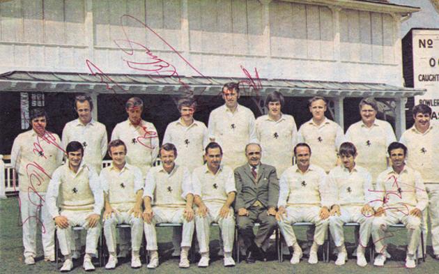 Kent-CCC-signed-cricket-memorabilia-team-photo-Woolmer-Asif-Iqbal-Shepherd-Cowdrey-Knott-Underwood-Ealham-Denness-Elms-Graham-Johnson-autograph