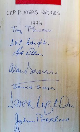 Kent-cricket-memorabilia-signed-bat-1993-capped-players-reunion-doug-wright-bob-wilson-derek-ufton-levett-pretlove-sayer-brown-pawson-edmund-crush-kccc-legends