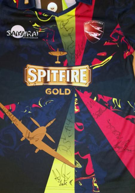 Kent-cricket-spitfires-memorabilia-signed-playing-player-shirt-2016-one-day-T20-Vitality-Blast-50-overs-competition-kccc-autographs-shepherd-neame-spitfire-gold