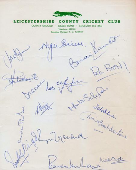 Leicestershire-cricket-memorabilia-1979-squad-signed-team-sheet-leics-ccc-david-gower-autograph-roger-tolchard-ken-higgs-paddy-clift-cook-balderstone-davison-signature
