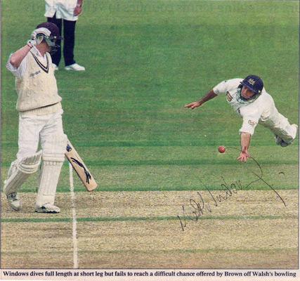 Matt-Windows-autograph-signed-Gloucestershire-Gloucs-CCC-cricket-memorabilia-newspaper-picture-fielding-run-out-opening-batsman-signature