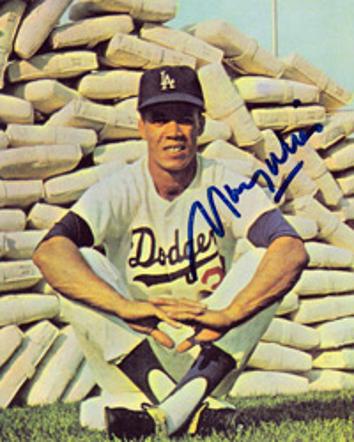 MAURY WILLS memorabilia (L.A. Dodgers memorabilia stolen base king) signed photo MLB memorabilia autograph