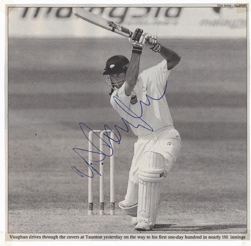 Michael-Vaughan-autograph-signed-england-cricket-memorabilia-captain-yorkshire-ccc-yorks-one-day-century-ton-gunn-and-moore-bat-taunton-2001