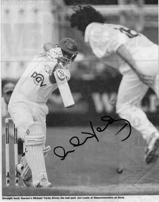 Michael-Yardy-autograph-signed-Sussex-Cricket-memorabilia-sharks-CCC-England-ODI-captain