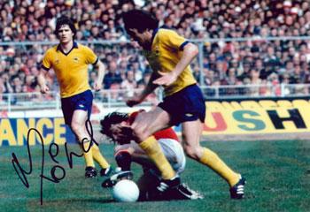 Micky-Thomas-memorabilia signed-Man-Utd-memorabilia football memorabilia photo autograph Wrexham Wales
