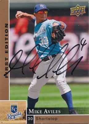 Mike-Aviles-autograph-signed-Kansas-City-Royals-baseball-memorabilia-shortstop 2009-upper-deck-trading-card-first-edition