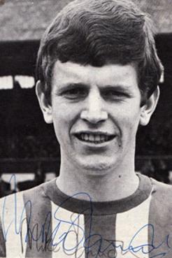 MIKE CHANNON (Southampton, Man City, Norwich City & England ) signed B&W pic.