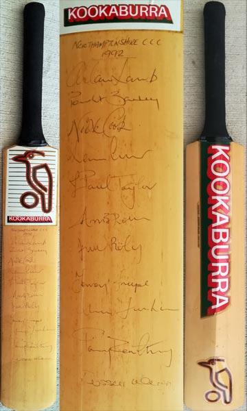 Northants-cricket-memorabilia-signed-kookaburra-full-size-bat-1992-squad-allan-lamb-autograph-kevin-curran-nick-cook-curtley-ambrose