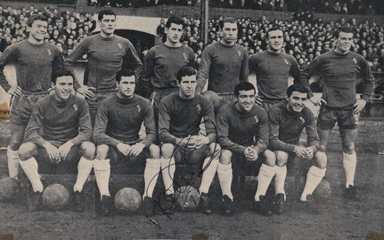 PETER OSGOOD signed Chelsea football memorabilia 1965 team photo autograph Blues Stamford Bridge ossie