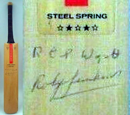 RES-Bob-Wyatt-autograph-signed-worcestershire-cricket-memorabilia-roly-jenkins-warks-ccc-gray-nicolls-mini-bat-england-captain-bodyline