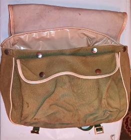 Relum-sports-fly-fishing-shoulder-bag-green-canvas-waterproof-inner-coarse-angling-vintage