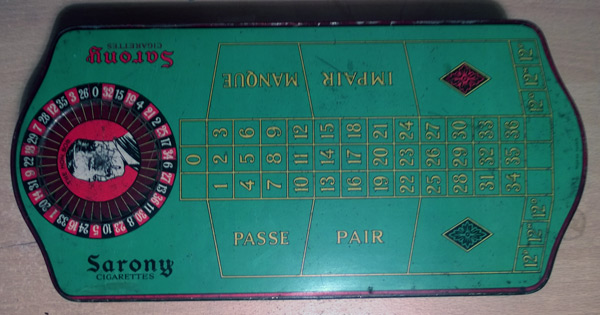 Sarony-Cigarettes-Roulette-Tin-Box-Lid-Antique-Vintage-1930s-Casino-Games-Sports-Memorabilia-Novelty-advertising-collectable-rare-green-Nicolas-Sarny-litho-art-deco