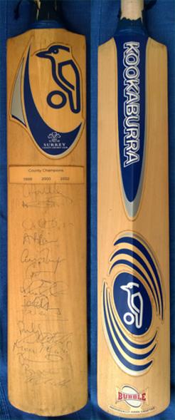 Surrey-cricket-memorabilia-signed-Surrey-CCC-cricket-bat-autographs-Ben-Hollioake-Alec-Stewart-Mark-Ramprakash-Alec-Tudor-Graham-Thorpe-Mark-Butcher-Saqlain-Mushtaq-County-Champions