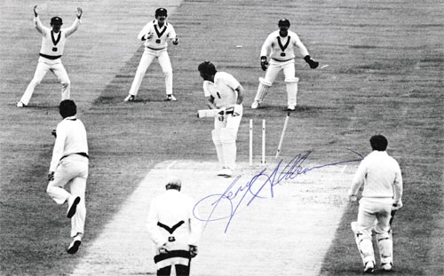 Terry-Alderman-autograph-signed-australia-cricket-memorabilia-1981-ashes-series-4th test-ian-botham-bowled
