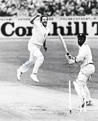 Viv-Richards-autograph-signed-west-indies-cricket-memorabilia-master-blaster-somerset-ian-botham-signature - Copy