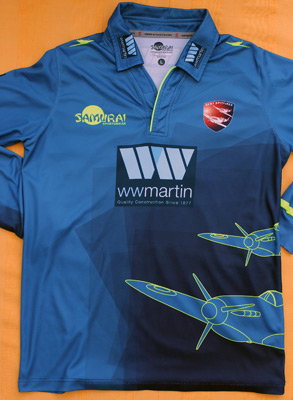 Wayne-Parnell-autograph-signed-kent-cricket-memorabilia-spitfires-south-africa-kccc-one-day-t20-2017-worn-playing-shirt-all-rounder-36
