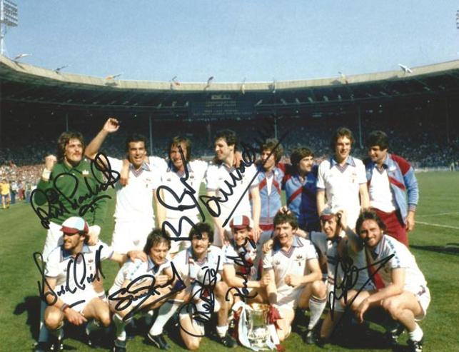 West-Ham-football-memorabilia-signed-1980-FA-Cup-winners-team-photo-bonds-pearson-martin-parkes-devonshire-hammers-wembley-stadium