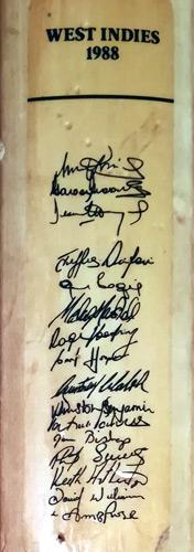West-indies-cricket-memorabilia-signed-mini-cricket-bat-1988-squad-team-malcolm-marshall-autograph-ambrose-walsh-hooper-richards-bishop-haynes-harper-logie