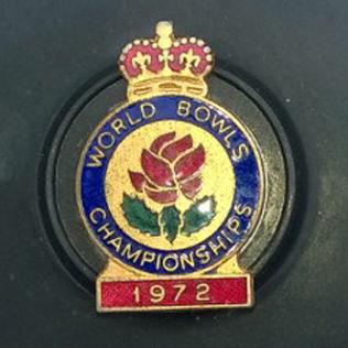 1972-world-bowls-championship-bakelite-ashtray-badge-logo-lawn-bowling-memorabilia-Beach-House-Park-Worthing-Maldwyn-Evans-singles-champion-ash-tray-david-bryant-pin-dish