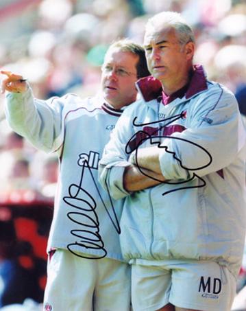 Alan-Curbishley-autograph-signed-Charlton-Athletic-football-memorabilia-Mervyn-Day-signature-assistant-coach-manager-cafc-addicks-valley