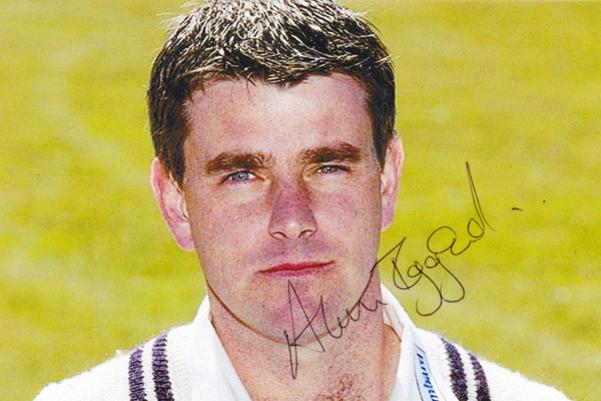 Alan-Igglesden-autograph-signed-Kent-cricket-memorabilia-KCCC-Brain-Tumour-UK-Charity-Westerham-Spitfires-England-Test-portrait-Iggy