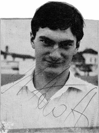 Alan-Knott-autograph-Kent-cricket-memorabilia-signed-BW-pic-Spitfires-KCCC-England-Knotty-signature
