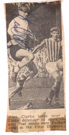 Allan-Clarke-autograph-signed-Fulham-FC-football-memorabilia-ffc-signature-leeds-united-england-striker-forward