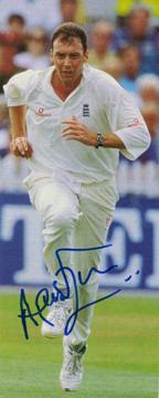 Angus-Fraser-autograph-signed-Middlesex-cricket-memorabilia-england-test-match-bowler-gus-selector-poster-signature-middx-ccc-run-up-bowling-action