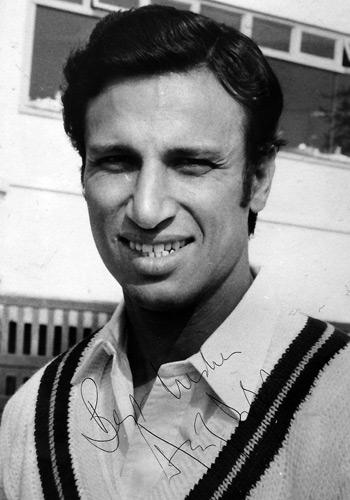 ASIF IQBAL Kent Pakistan signed black white photo. 