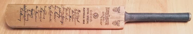 Australia-cricket-memorabilia-signed-1953-test-match-ashes-mini-bat-keith-miller-autograph-lindwall-benaud-harvey-hassett-gray-nicolls