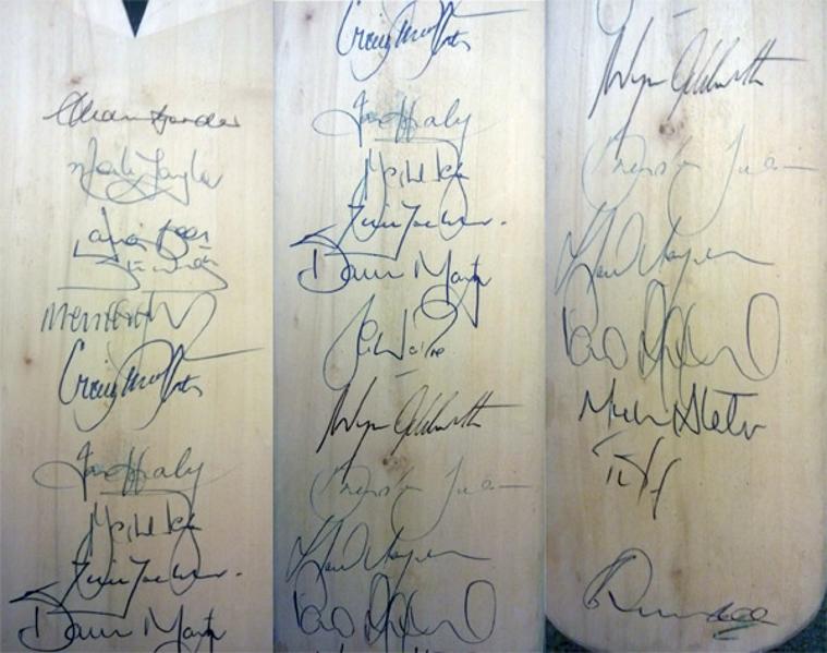 Australia-cricket-memorabilia-signed-1993-Ashes-touring-team-Duncan-Fearnley-bat-Aussies-autograph