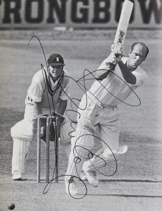 Brian-Close-autograph-signed-Yorkshire-cricket-memorabilia-England-test-match-captain-I-Dont-Bruise-Easily-signature-ashes-yorks-ccc-somerset